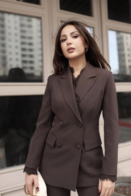 طقم بنطلون و بليزر مع دانتيل